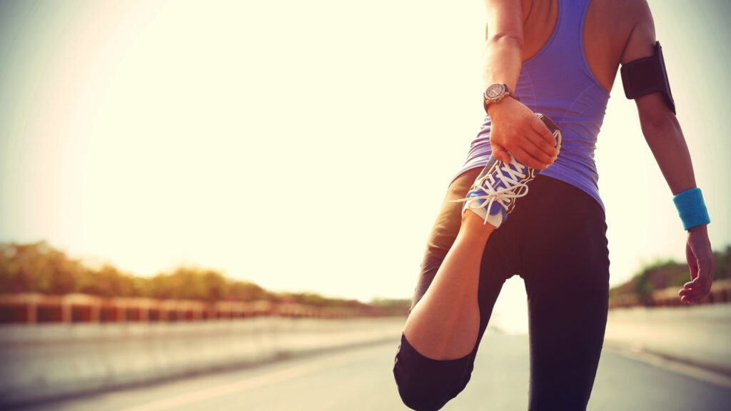 Cores fortes e brilhantes em alta para a moda fitness em 2025